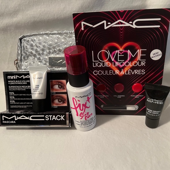 đź’—BRAND NEWđź’— MAC 6 piece travel set w/ Mini MACStack Mascara, Fix+ Stay Overđź’— - Picture 2 of 13